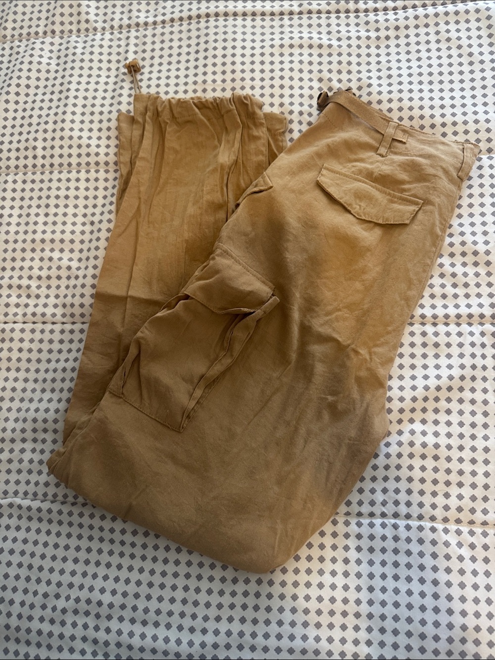 Women’s Medium Lightweight Cargo Pants - Tan